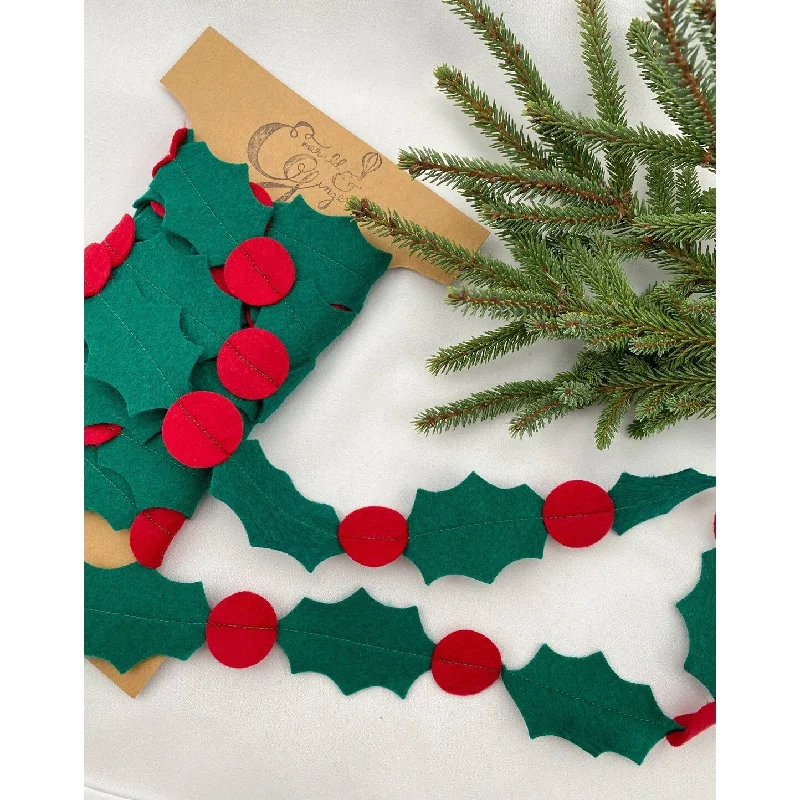 Emerald & Ginger red holly garland