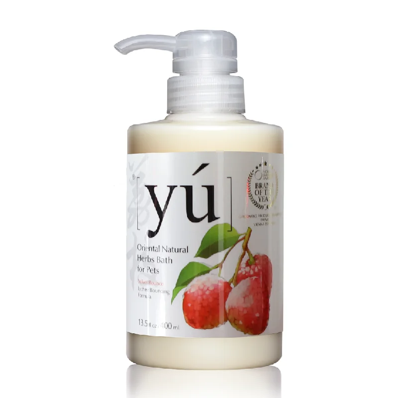 making it smoother and more shiny.YU Oriental Natural Herbs Bath Shampoo for Cats & Dogs -  Lychee Bouncing formula (400ml)